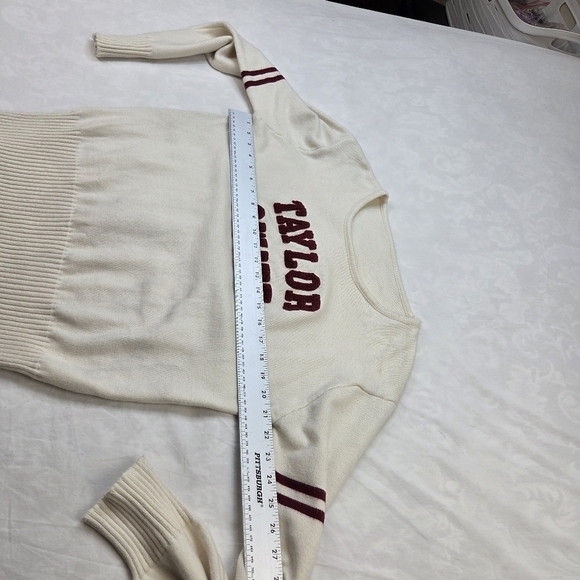 Taylor Swift Collegiate RED Era Knit Sweater Size L - Picture 8 of 10